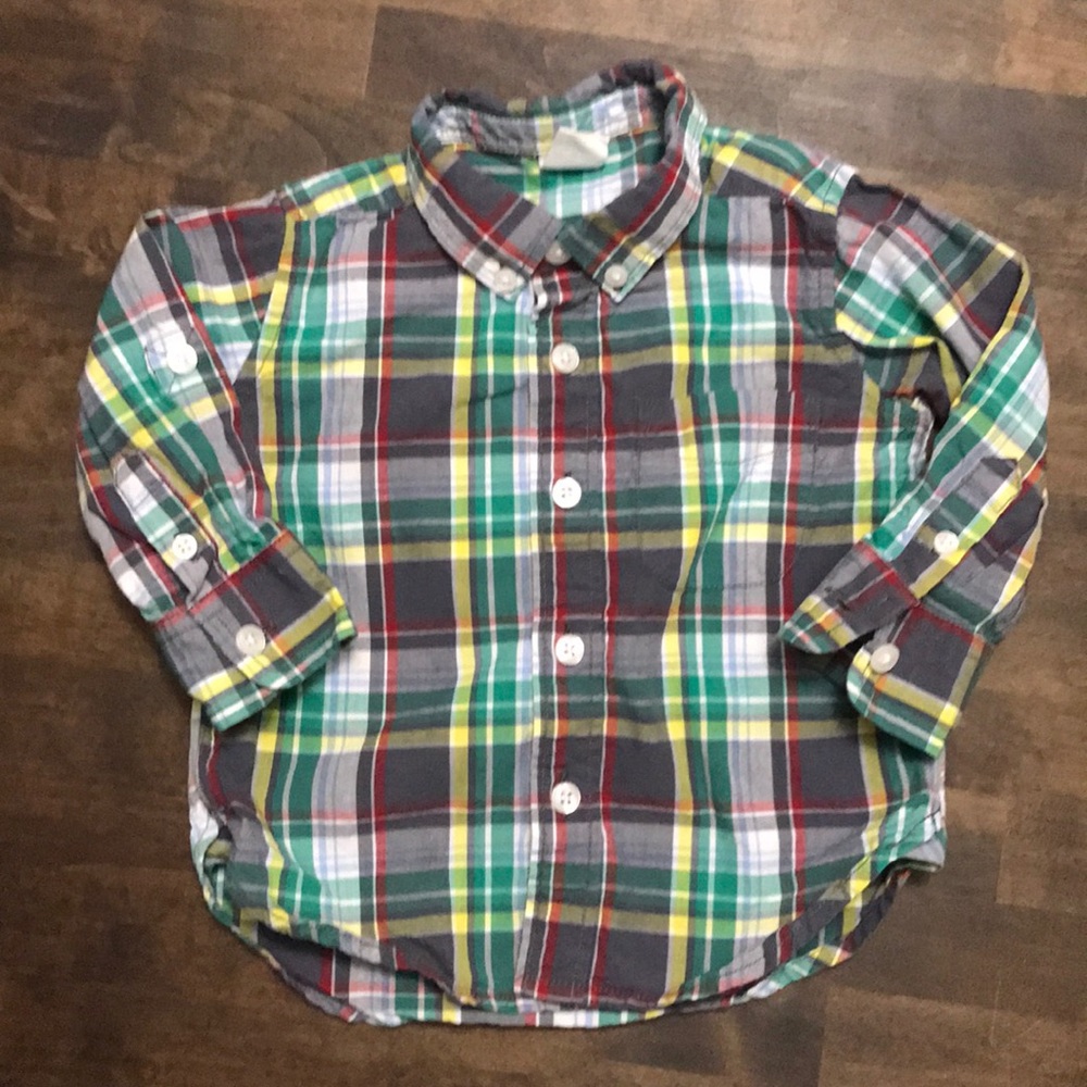 BabyGap long sleeved button down - size 12-18 mo